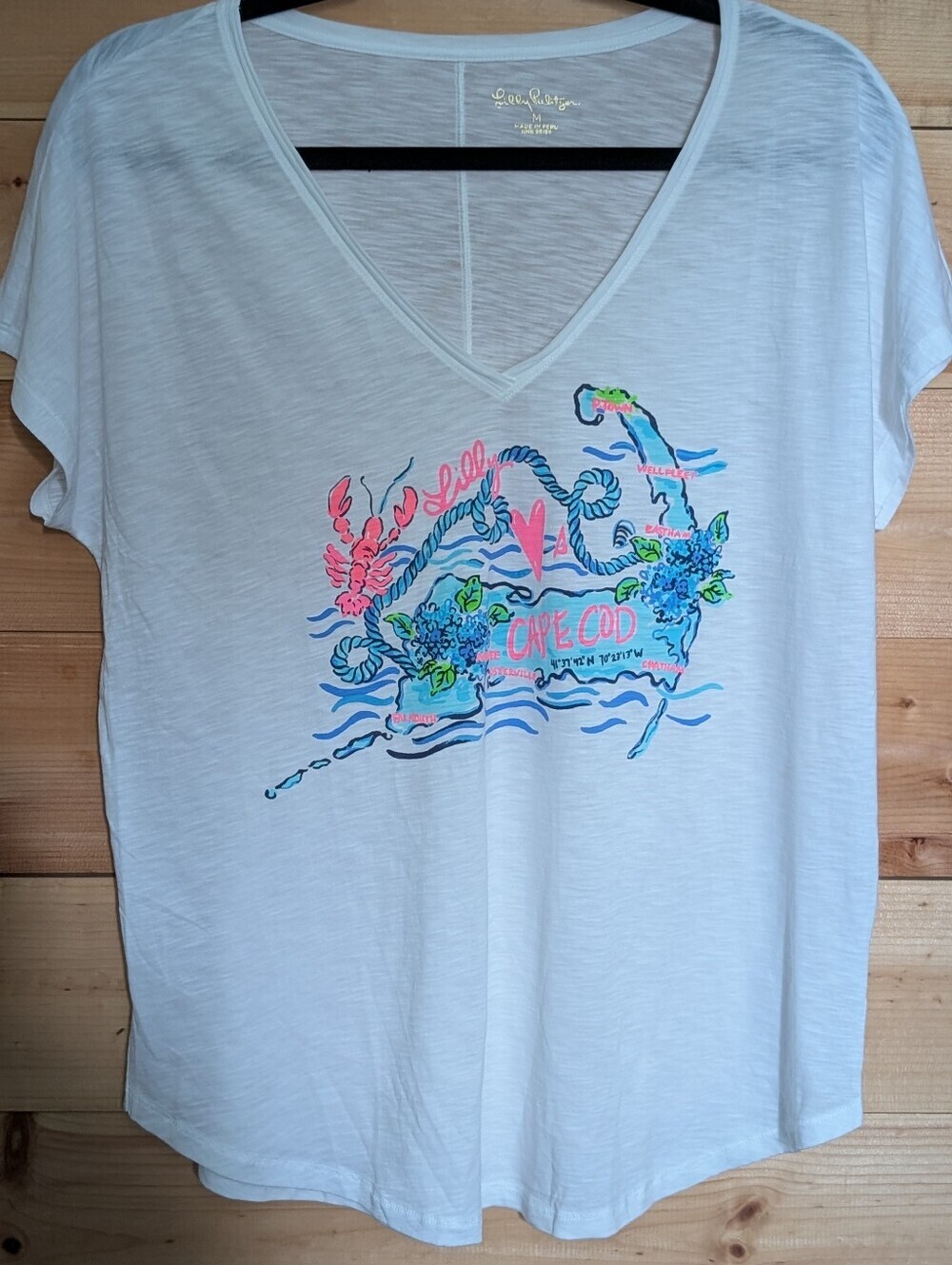 Lilly Pulitzer White V-Neck Tee ,Cape Cod Print, Size M, nwot